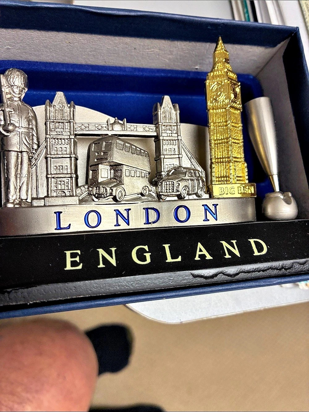Shire Souvenirs Ltd. London England souvenir ornament. Silver & Gold Like New